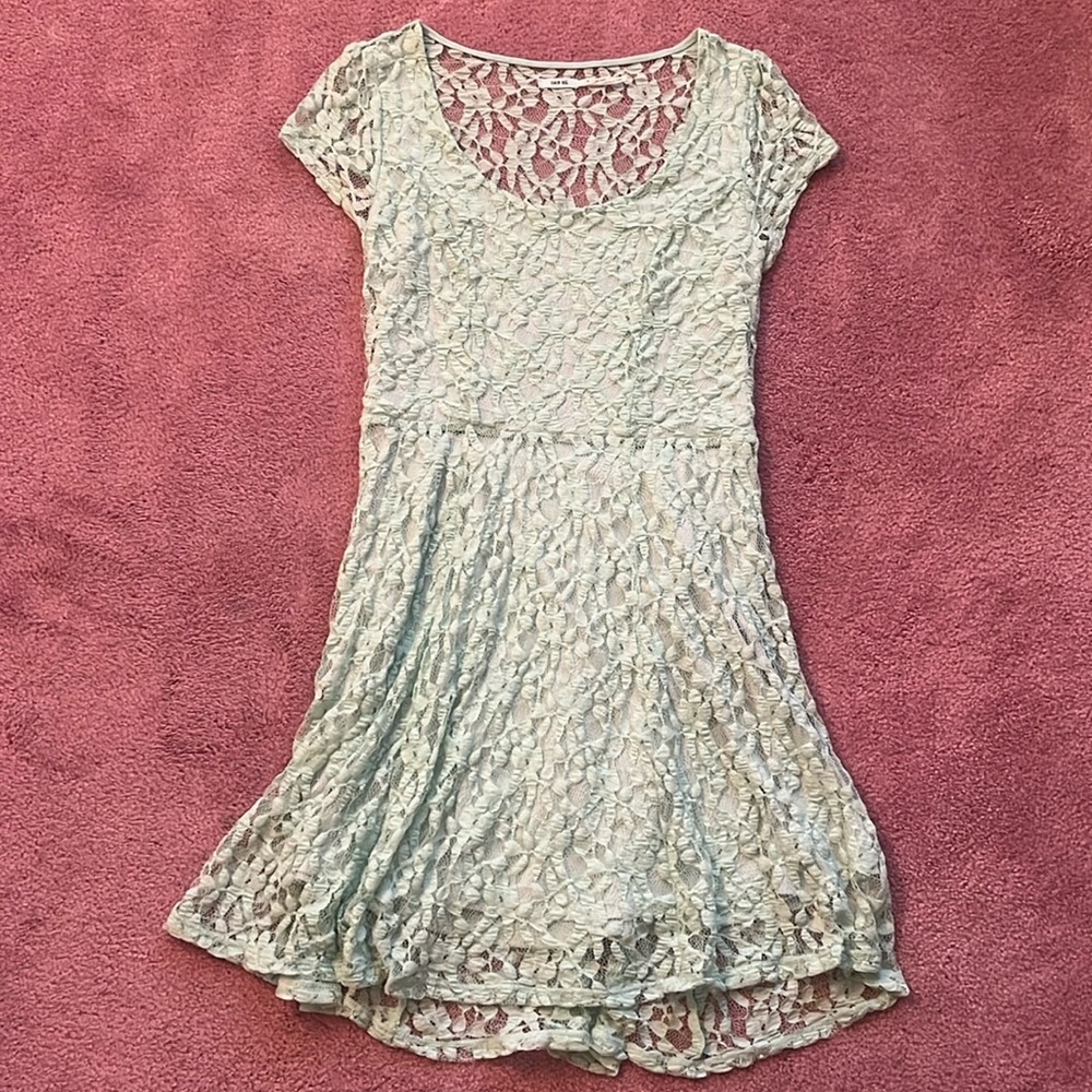 Light Green Flowy Lace Dress Women’s Size M